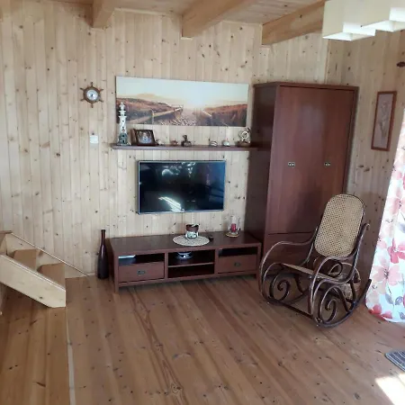 Domek Letniskowy بيت خشبي أوستكا